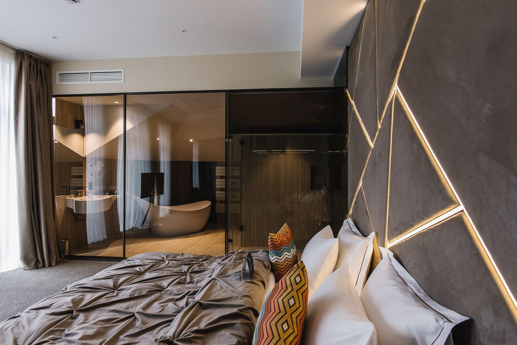 Noble Boutique Hotel Luck Kültér fotó