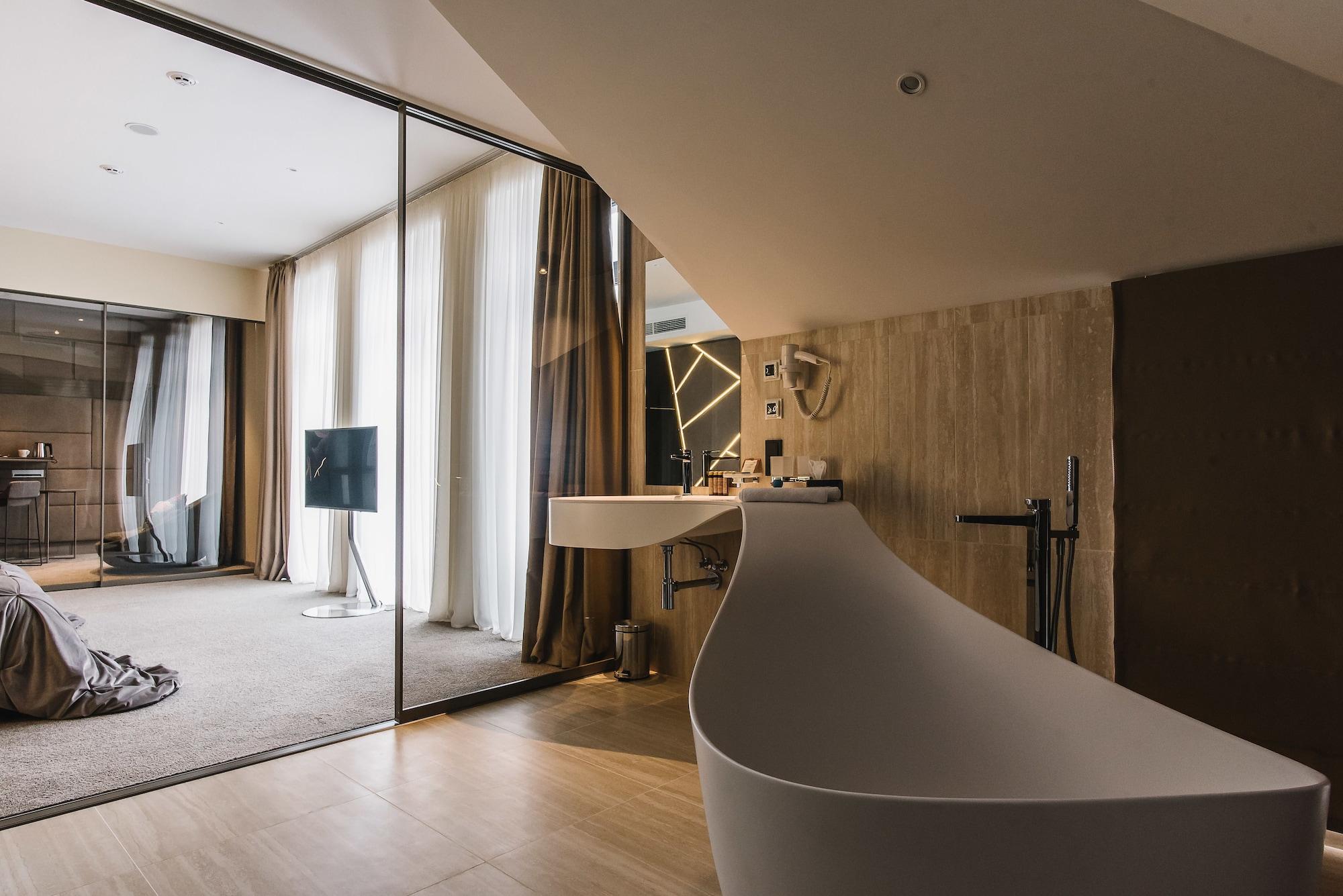 Noble Boutique Hotel Luck Kültér fotó