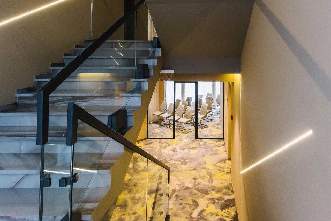 Noble Boutique Hotel Luck Kültér fotó